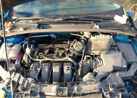 2013 Ford Focus Se z USA, uszkodzony, nr VIN 1FADP3F27DL351375